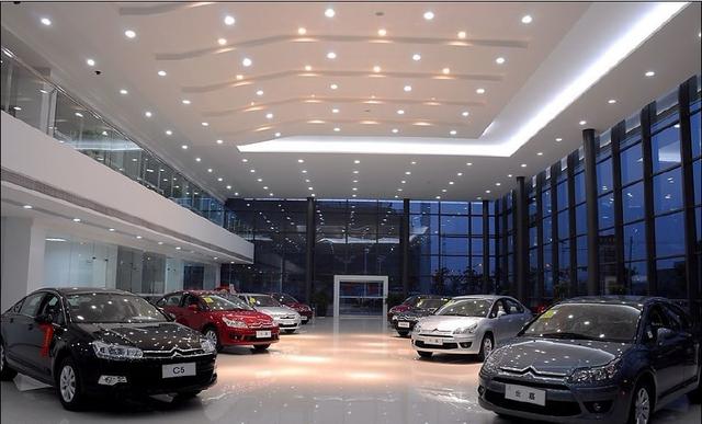 買車去4S店和二級代理經(jīng)銷商,哪個更劃算?后悔不早點知道